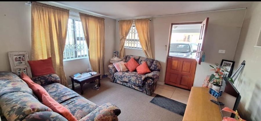 7 Bedroom Property for Sale in Loevenstein Western Cape